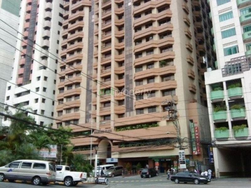 Rent 2 Bedrooms Plus Maid's Room (can use as 3rd Room) Like Newly