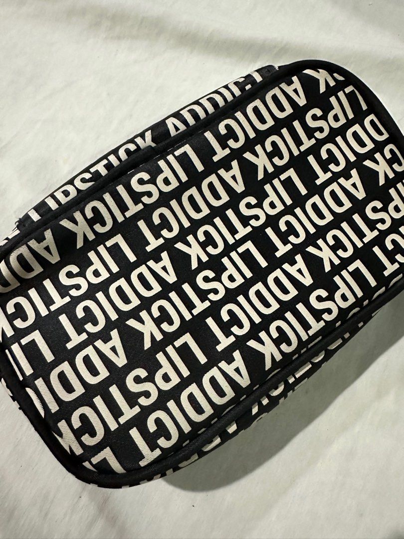 Forever21 Makeup Kit (Category: Purses & Pouches) located in Cebu City. Submitted by bangbang09 (Listing ID 1250502668, Image 2). Description: .