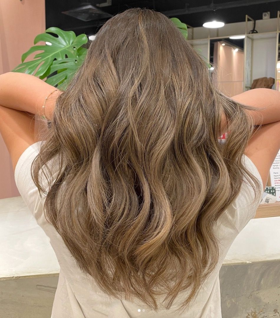 Free long layered hair cut model, Free Items on Carousell