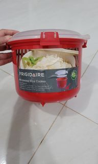 Frigidaire Microwave Rice Cooker 11 cup capacity