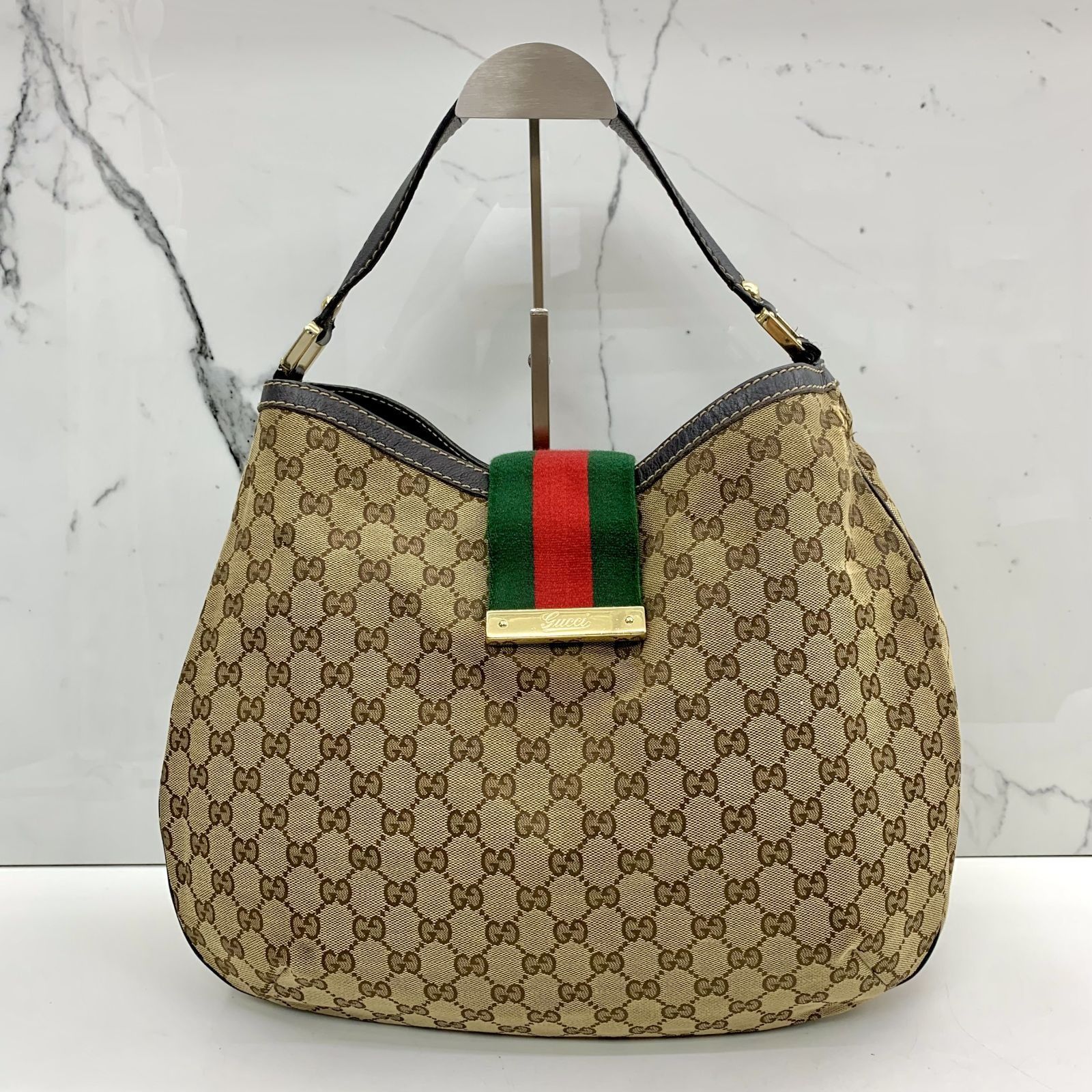 Gucci 233604 2025