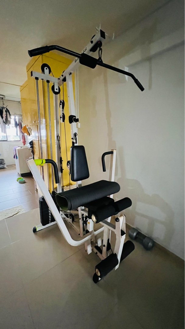 Gym equipment outlet for new gym