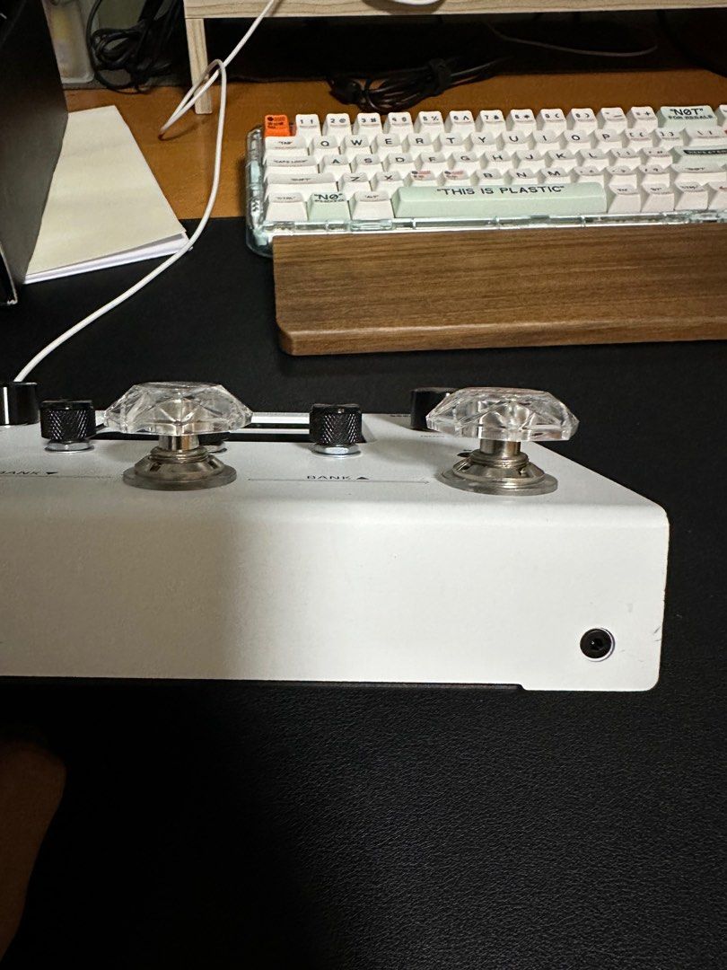 Hotone Ampero Stomp 2 Effects Modeller, Hobbies & Toys, Music & Media ...