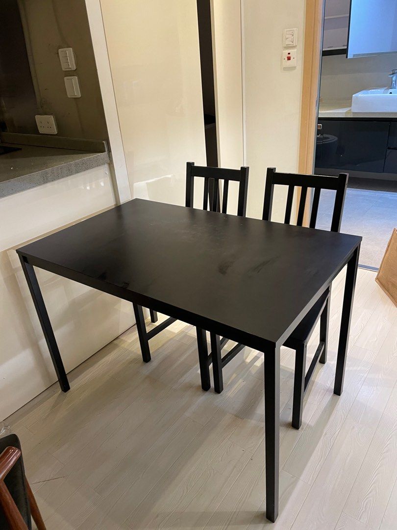 Ikea table & 2 chairs, 傢俬＆家居, 傢俬, 桌子 Carousell