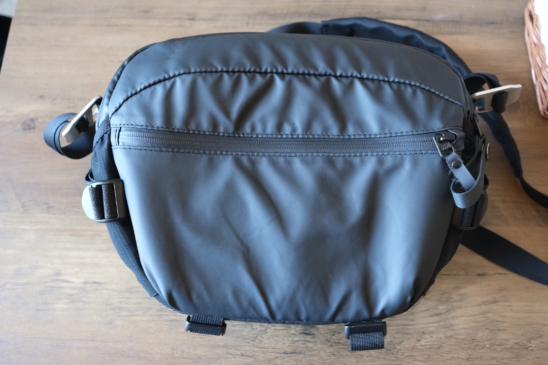 Instinct pro camera sling bag 2025