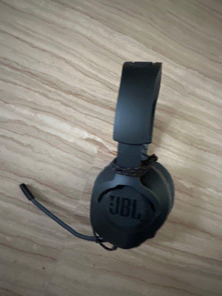 JBL Quantum 100 headphone with mic, Audio, Headphones & Headsets on ...