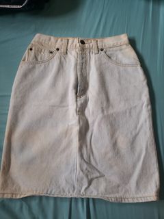 Levi's Jean Skirt (Size 9)