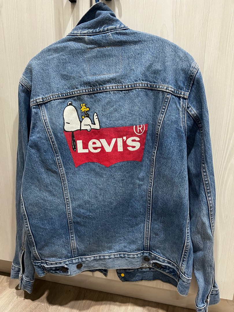 Levi s Snoopy jeans jacket Men s Fashion Coats Jackets and