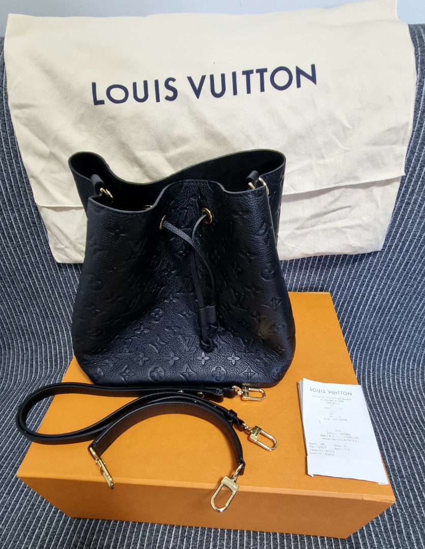 Preloved Louis Vuitton / LV Straw Bag - Black, Luxury, Bags & Wallets on  Carousell