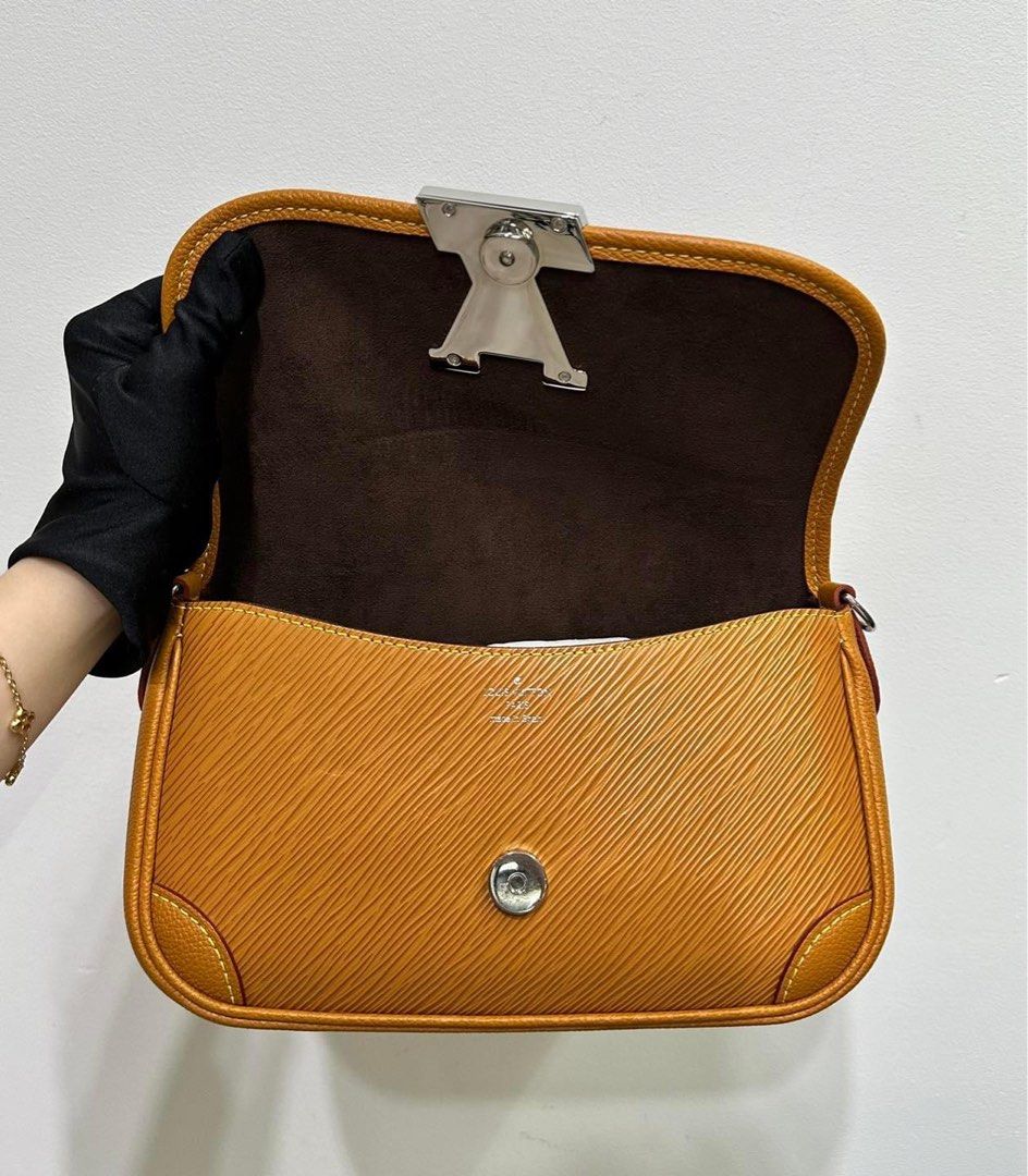 Louis Vuitton Vintage - Epi Buci Bag - Yellow - Leather and Epi