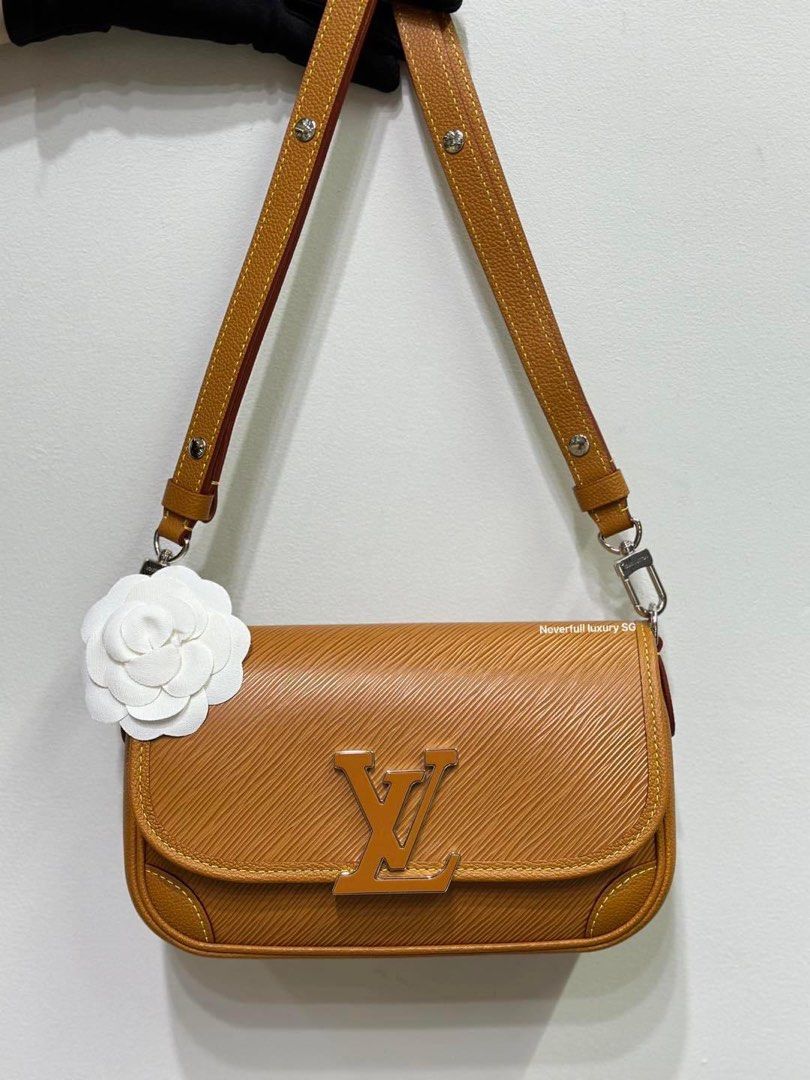 Louis Vuitton Buci bag in honey gold #BAGSPOTTR #dubai