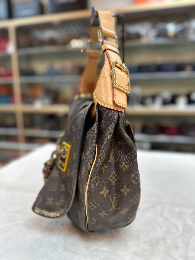 Louis Vuitton Monogram Kalahari GM