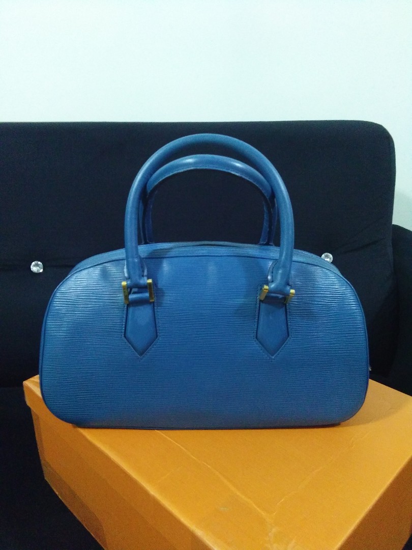 Second Hand Louis Vuitton Myrtille Blue Epi Leather Pochette