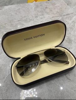 Louis Vuitton Cyclone Sunglasses LV Authentic Z1578W, Men's Fashion,  Watches & Accessories, Sunglasses & Eyewear on Carousell