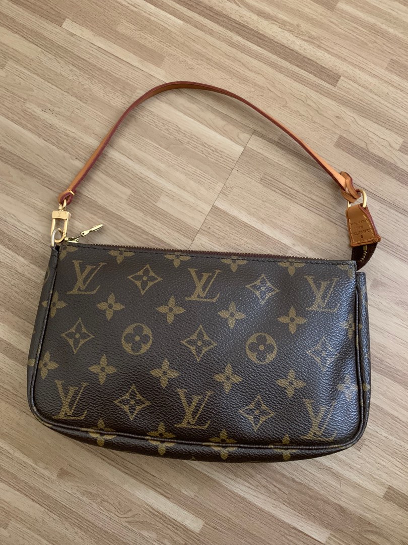 WHAT'S IN MY BAG?!: LOUIS VUITTON POCHETTE ACCESSORIES (MONOGRAM & DAMIER  AZUR) & REVIEW! 