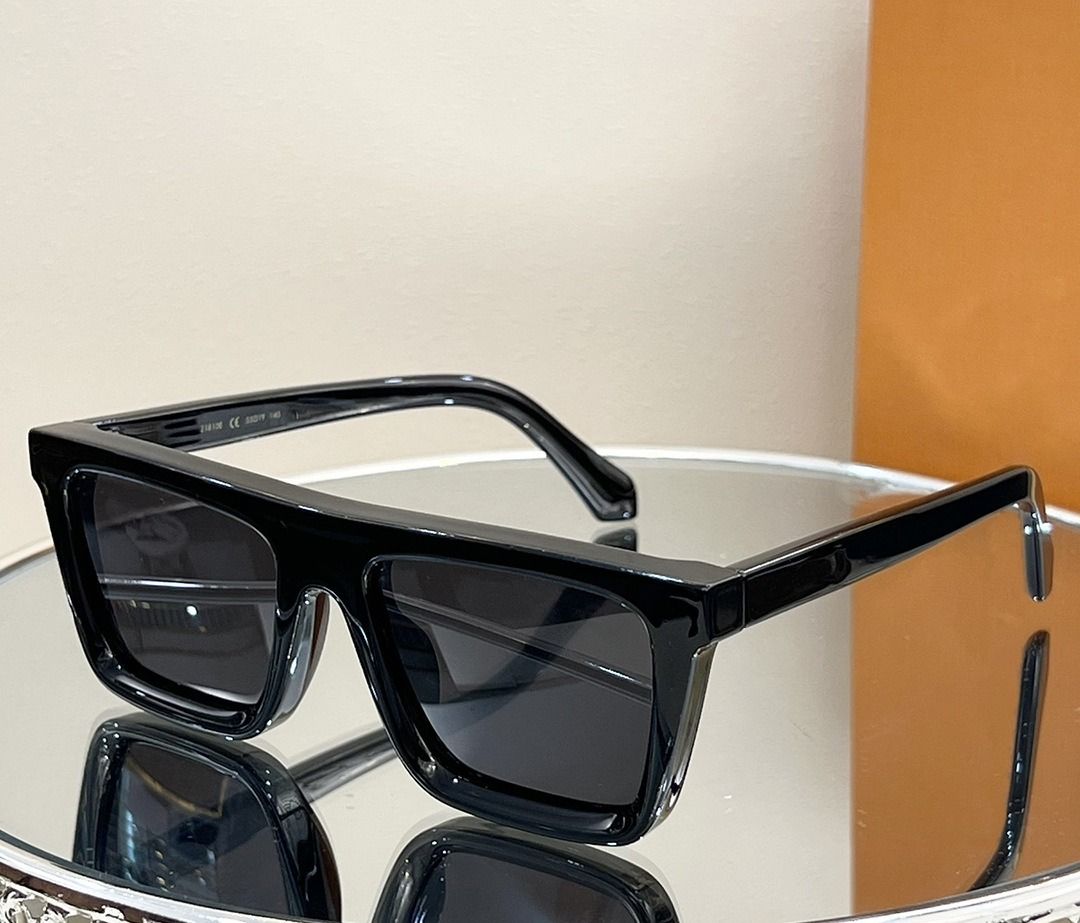 LV Bloom Square Sunglasses S00 - Accessories Z1808W