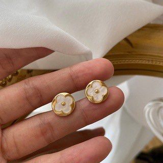 LOUIS VUITTON Mother of Pearl L to V Pearlfection Earrings Gold 1033912