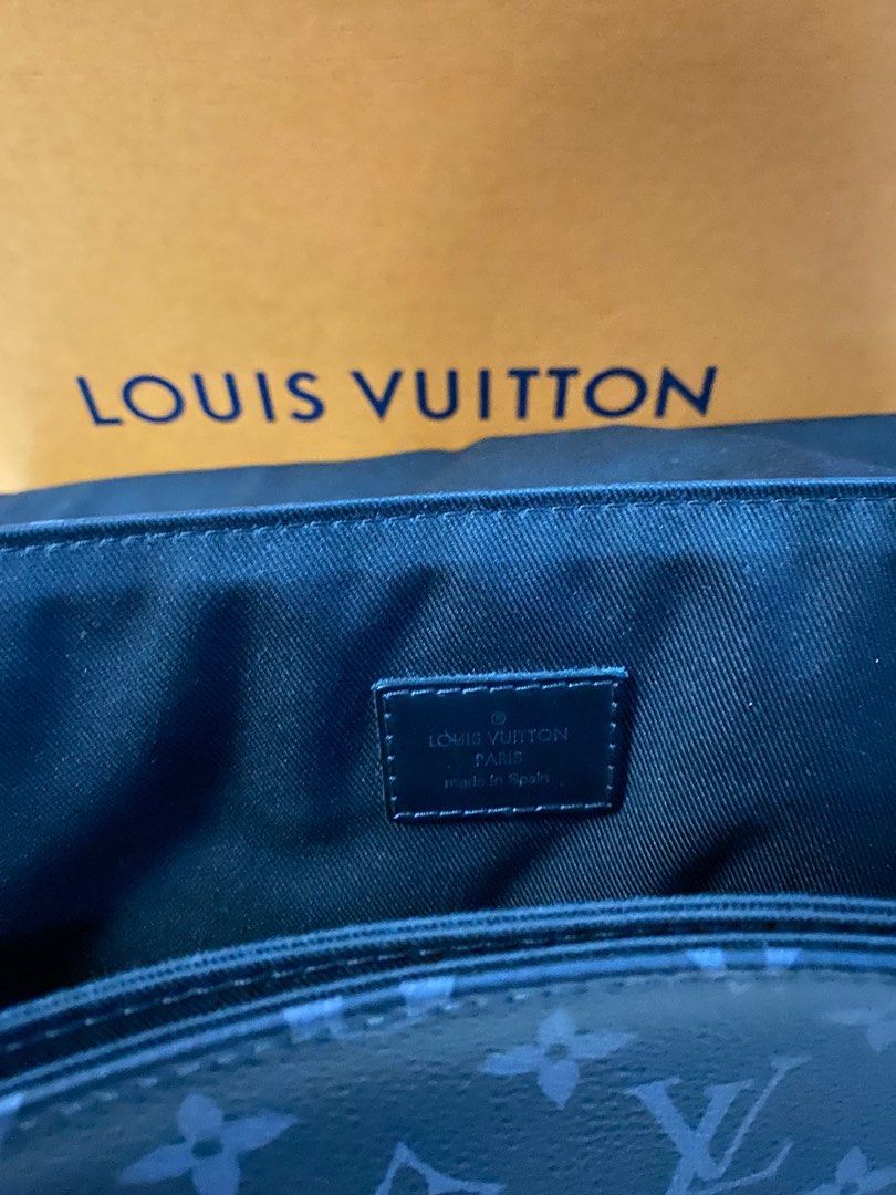 Louis Vuitton LV Monogram Eclipse Checkered Brown District PM Sling  Crossbody Bag Men, Men's Fashion, Bags, Sling Bags on Carousell