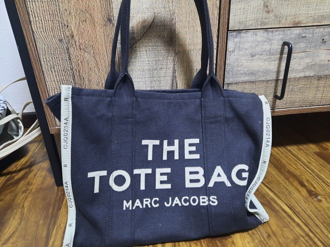 Marc Jacobs The Tote Bag Review - Happy Healthy Stylish