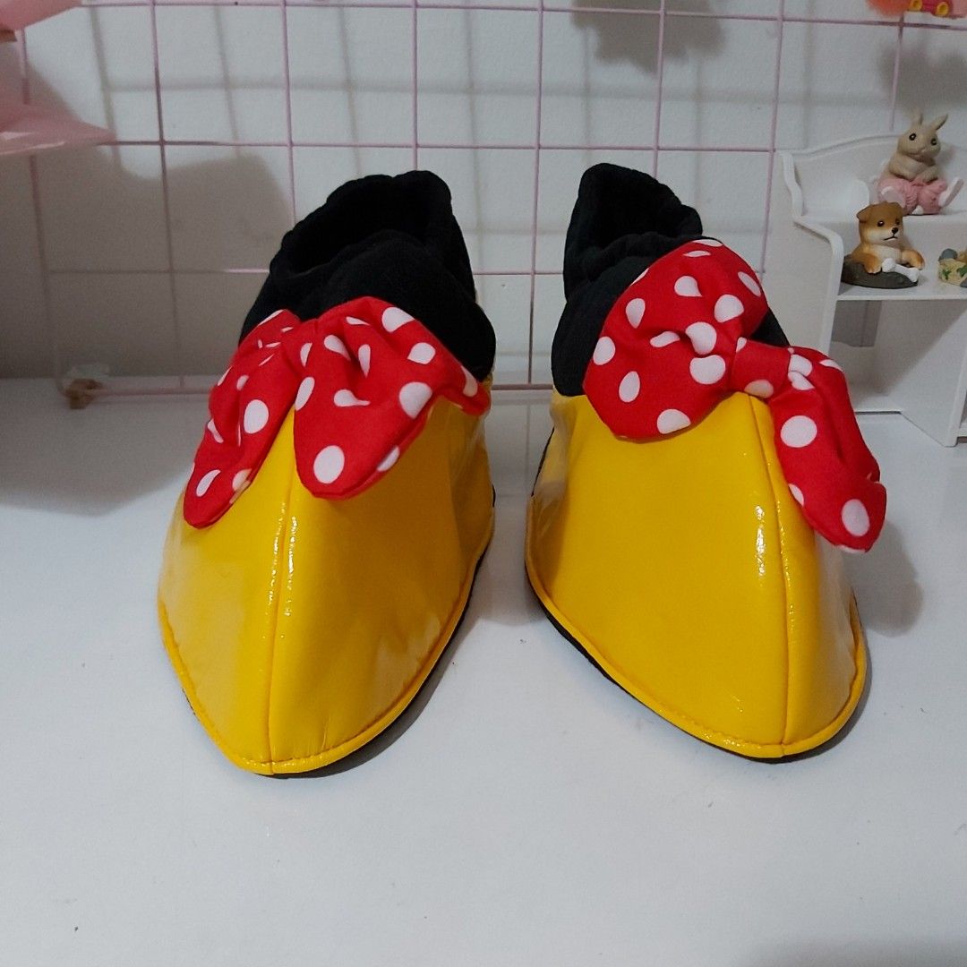 Yellow minnie mouse store shoes for adults