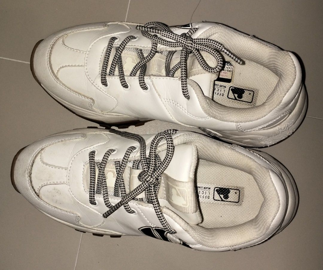 Chunky top sneakers 22