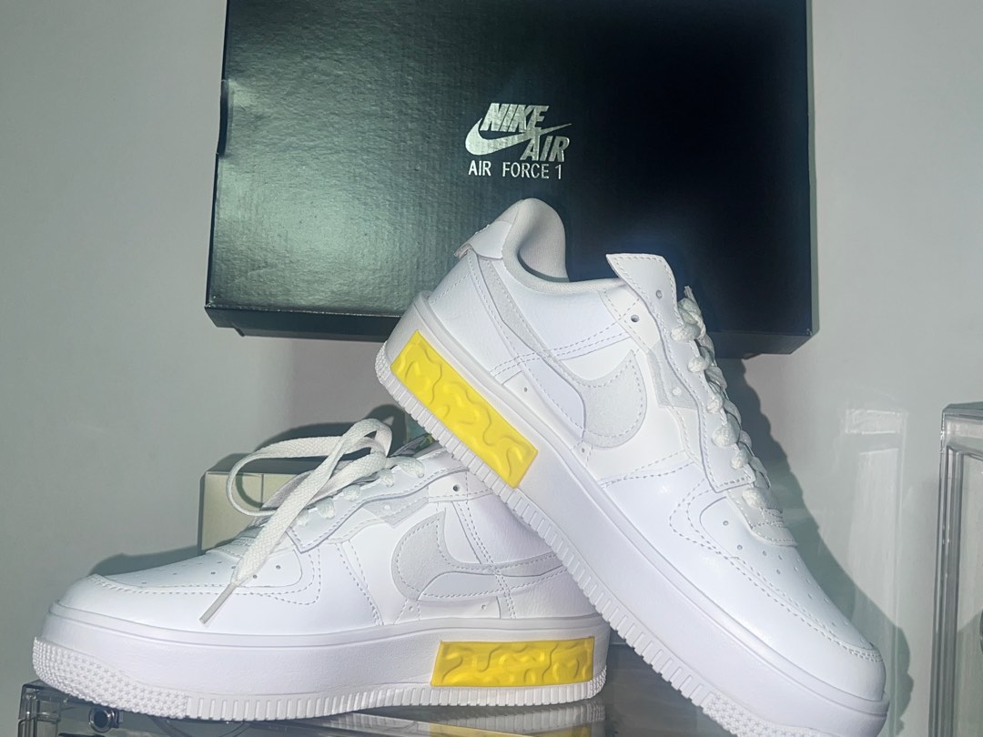Air force 1 white shop yellow swoosh
