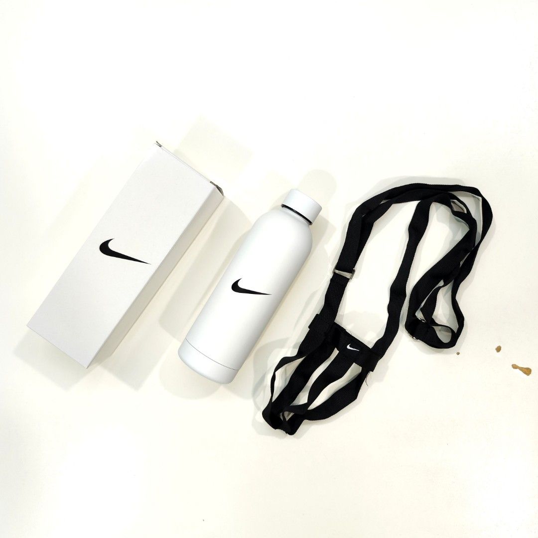 Nike water deals bottle metal
