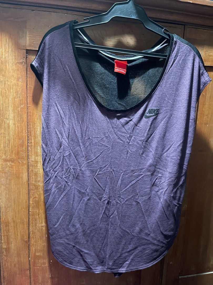 Nike shirt mesh back (Category: Activewear) located in Quezon City. Submitted by xtn18 (Listing ID 1250494811, Image 1). Description: Original nike shirt Mesh back Size: Medium but can fit to large Super cute esp when wearing sports bra.