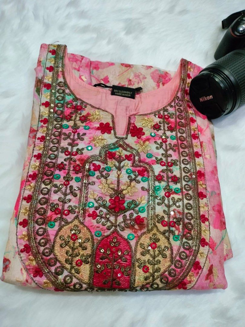 Red party wear discount kurti