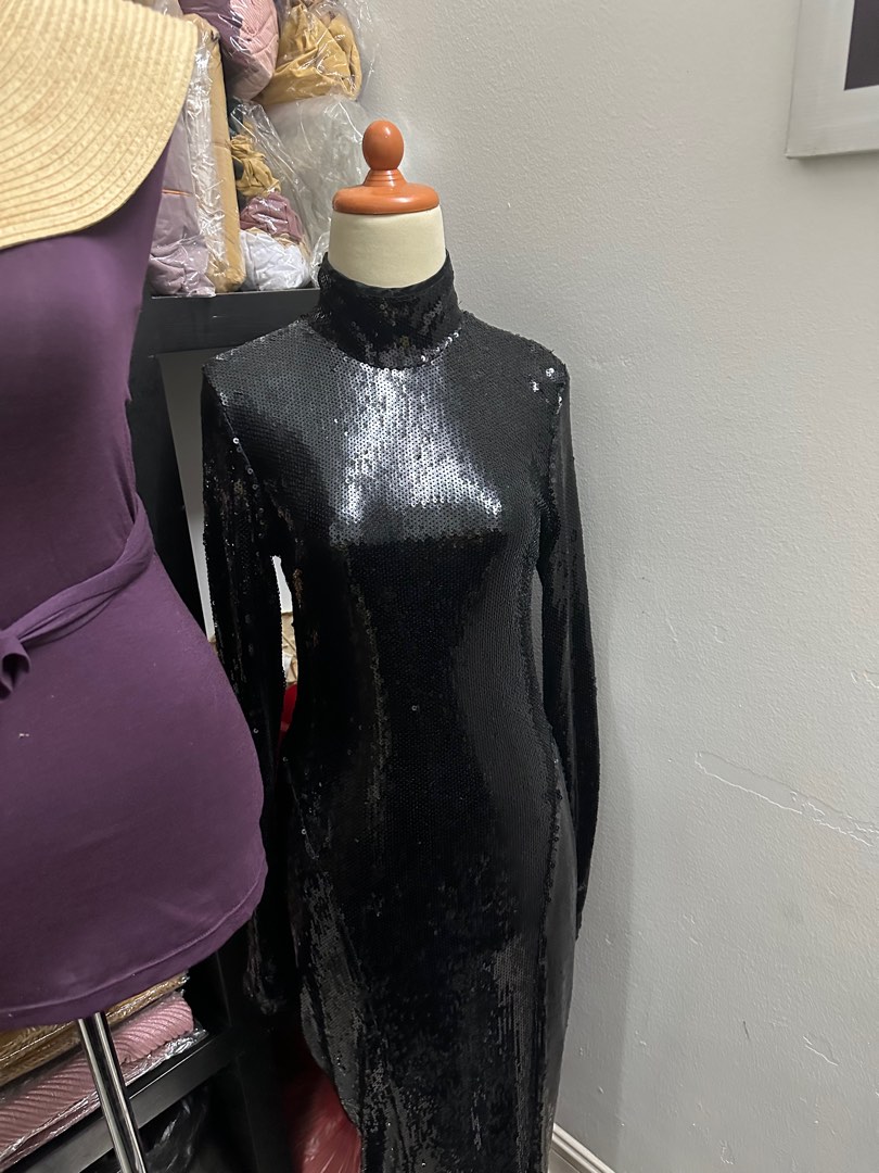 Patung baju, Women's Fashion, Activewear on Carousell