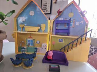 Peppa Pig House with complete accessories