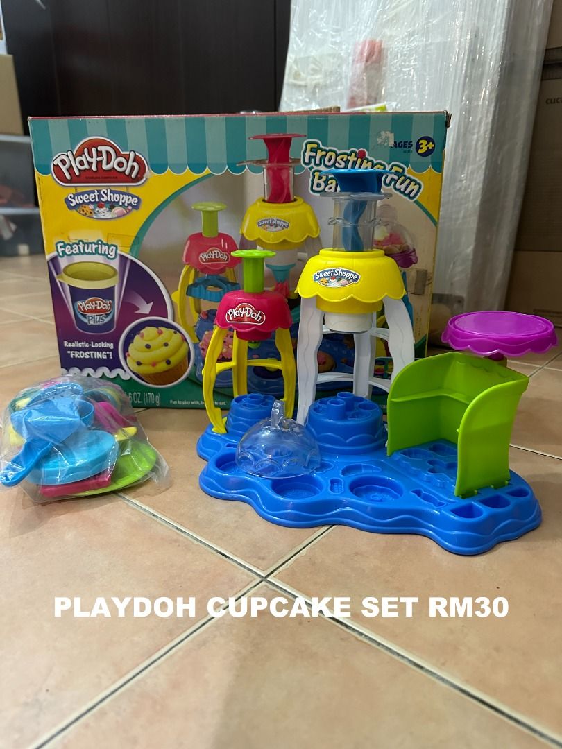 Play doh cupcake set deals