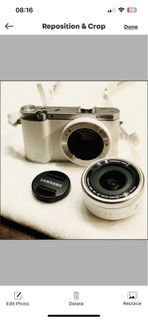 Rare Samsung NX3000 Mirrorless camera with extra lens