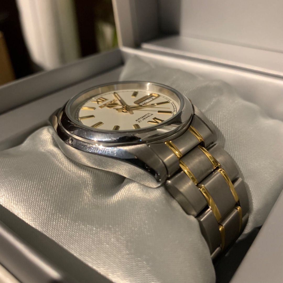 Seiko (Category: Luxury Watches) located in Las Pinas. Submitted by Artinmyname (Listing ID 1250490567, Image 3). Description: Seiko watch Used like new with box Worn thrice only Price still negotiable.