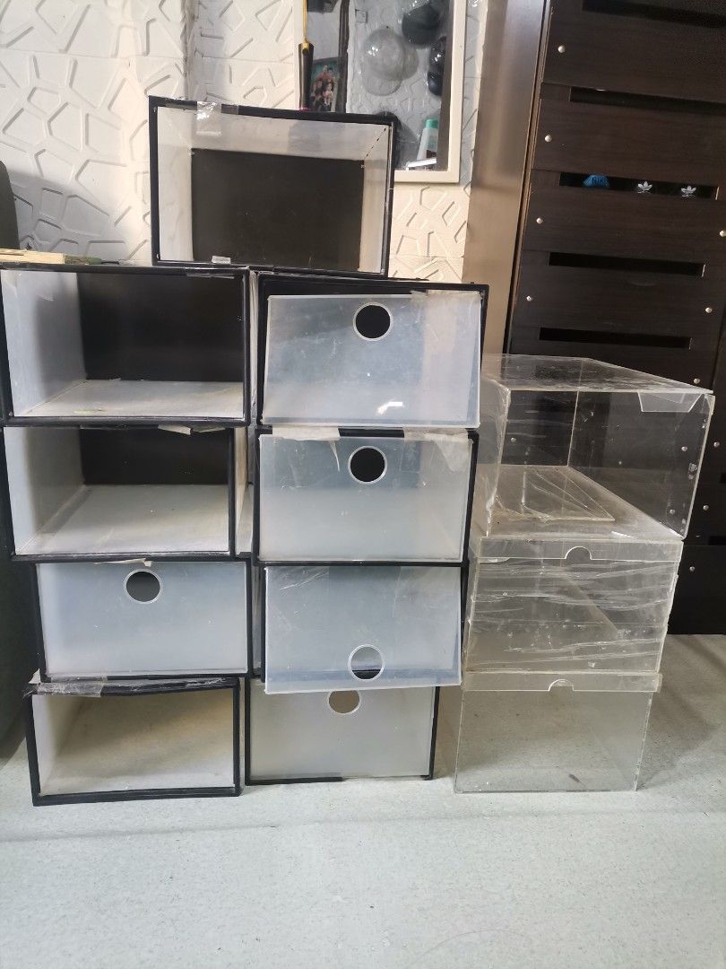 Transparent shoe top box divisoria