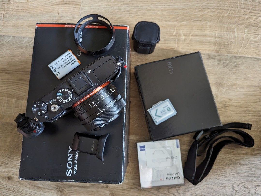 Sony RX1r full frame compact with 35mm f2 Zeiss, Photography, Cameras ...
