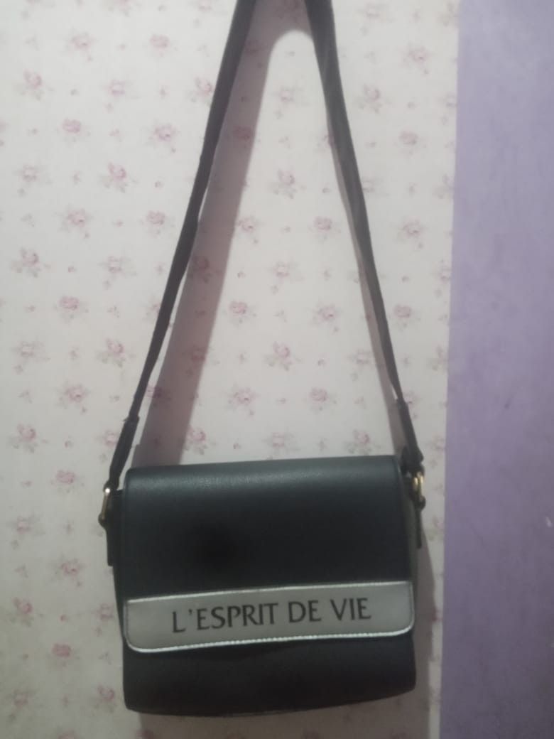 Tas les castino on Carousell