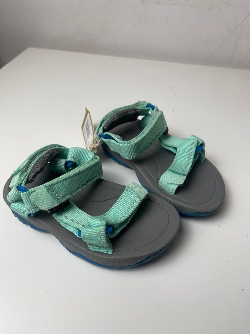 Teva youth top