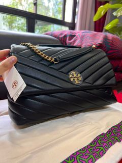 Original Tory Burch shoulder totes monogram 88400, Women's Fashion, Bags &  Wallets, Tote Bags on Carousell