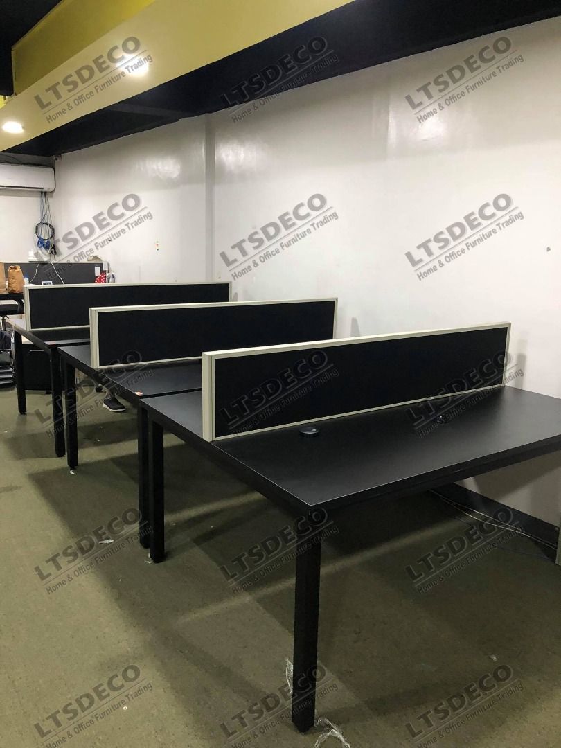 TRAINING TBALE W/ PANEL DIVIDER on Carousell
