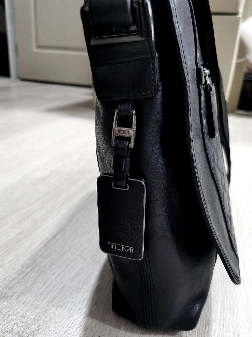Tumi vertical messenger bag online