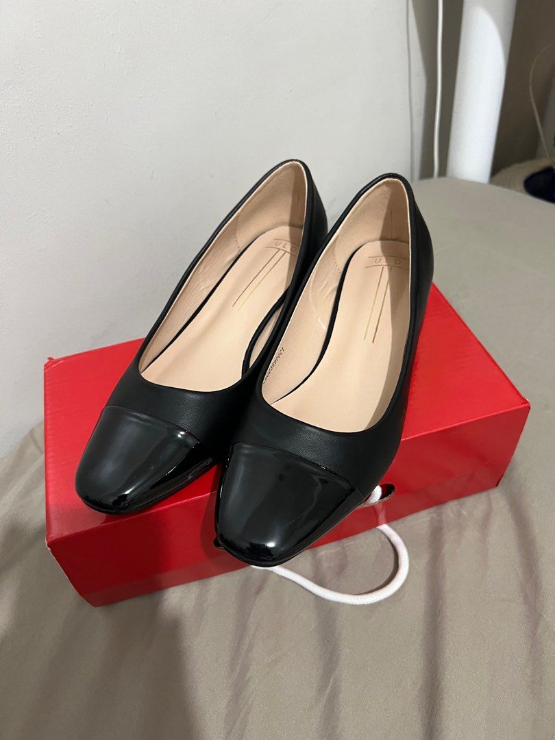 Unlisted brand shoes store