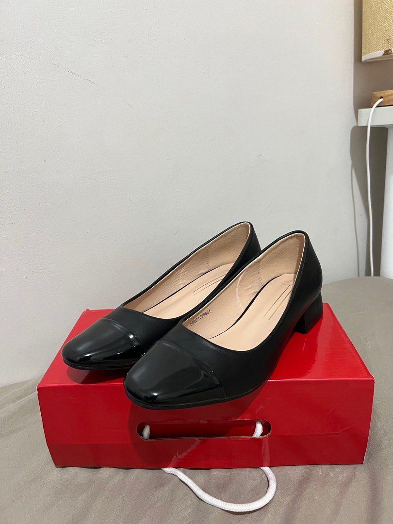 Unlisted sales brand shoes