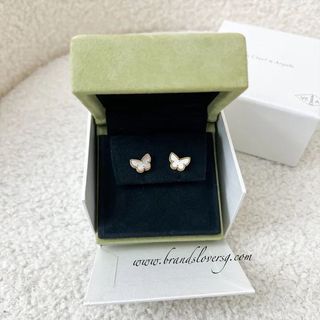 (Category: ) located in . Submitted by brands_lover (Listing ID 1250396202, Image 1). Description: .