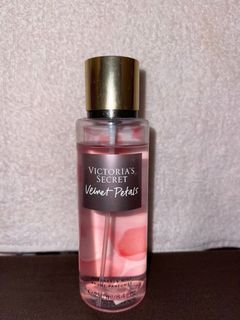 Victoria's Secret Makeup Bag, Beauty & Personal Care, Fragrance &  Deodorants on Carousell