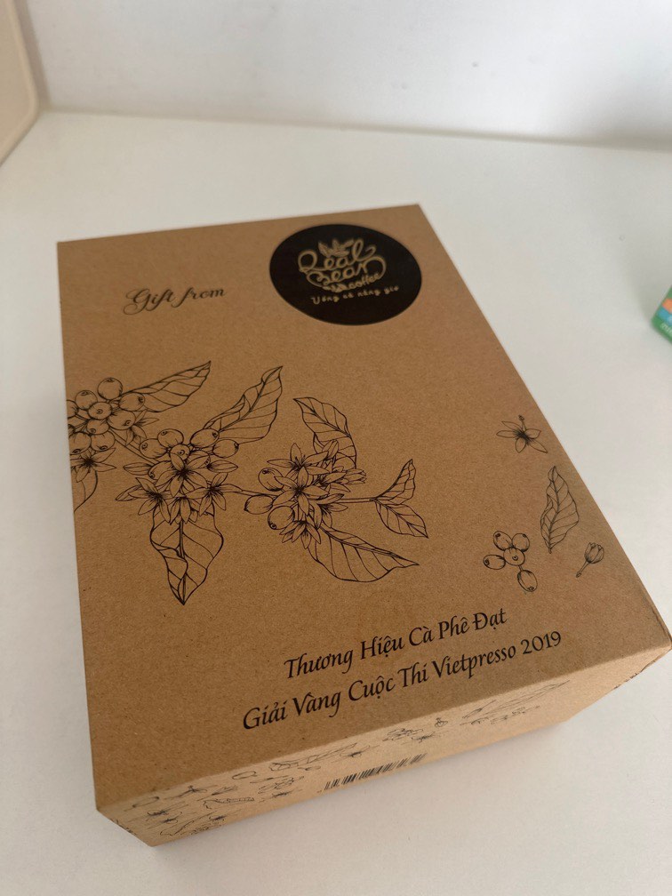 https://media.karousell.com/media/photos/products/2023/8/22/vietnam_coffee_gift_set_1692667170_3197c92a.jpg