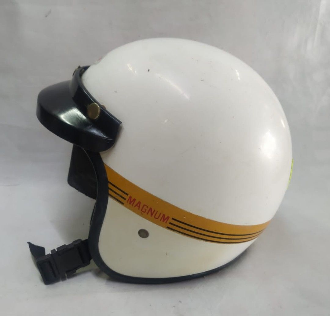 Vintage Helmet MAGNUM Saiz 60 Sticker SIRIM Luar 1996, Hobbies & Toys