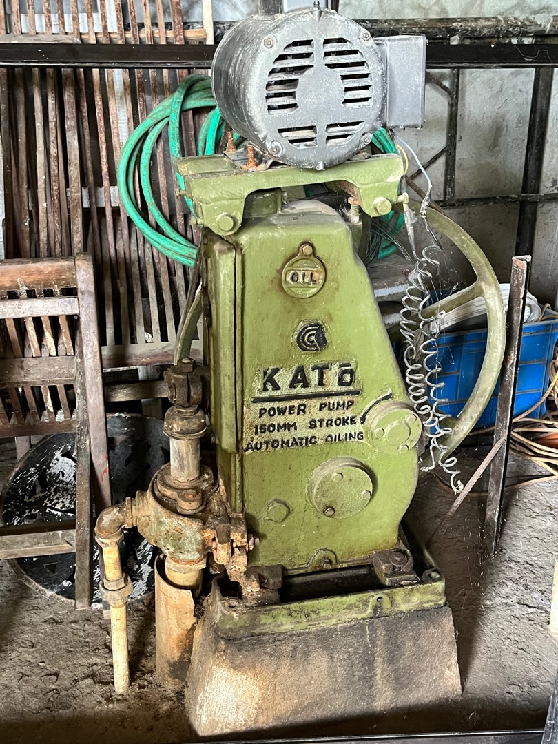 Water Pump, Pressure tank and 20L Water Tank, Furniture & Home Living