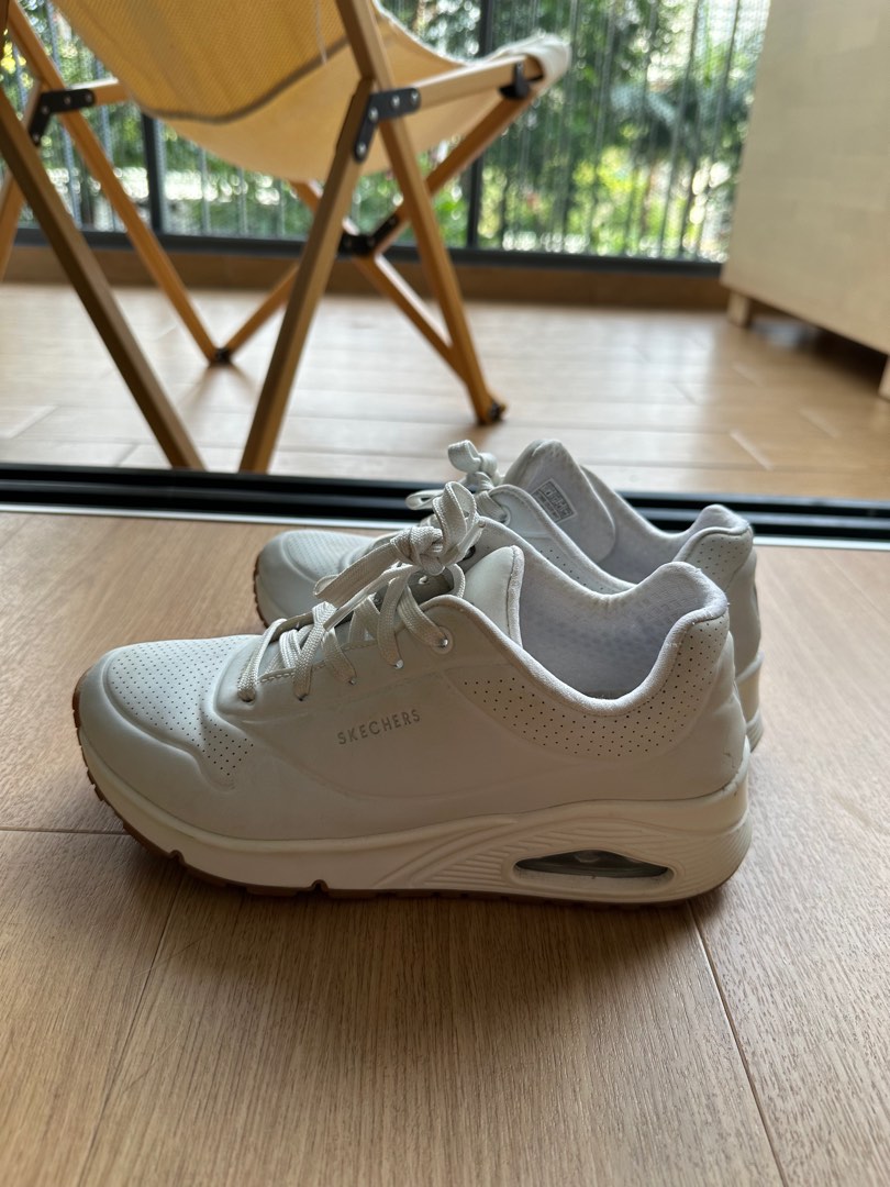 White shop sketcher sneakers