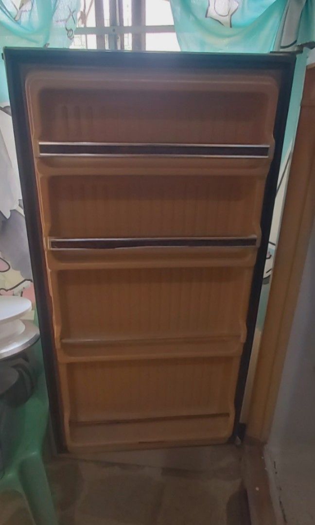 White Westing House Uptight Freezer (Category: Refrigerators and Freezers) located in San Pedro. Submitted by PrettyBakersCollection (Listing ID 1250431743, Image 3). Description: White Westing House Uptight Freezer Very Good Condition & Durable Height: 46.5" Width: 20" Location: San Pedro, Laguna RFS: Decluttering(used only for sausage & dumplings business) Php 2,500.00 Note: Buyer will pick-up the appliance or will be the one to book the delive